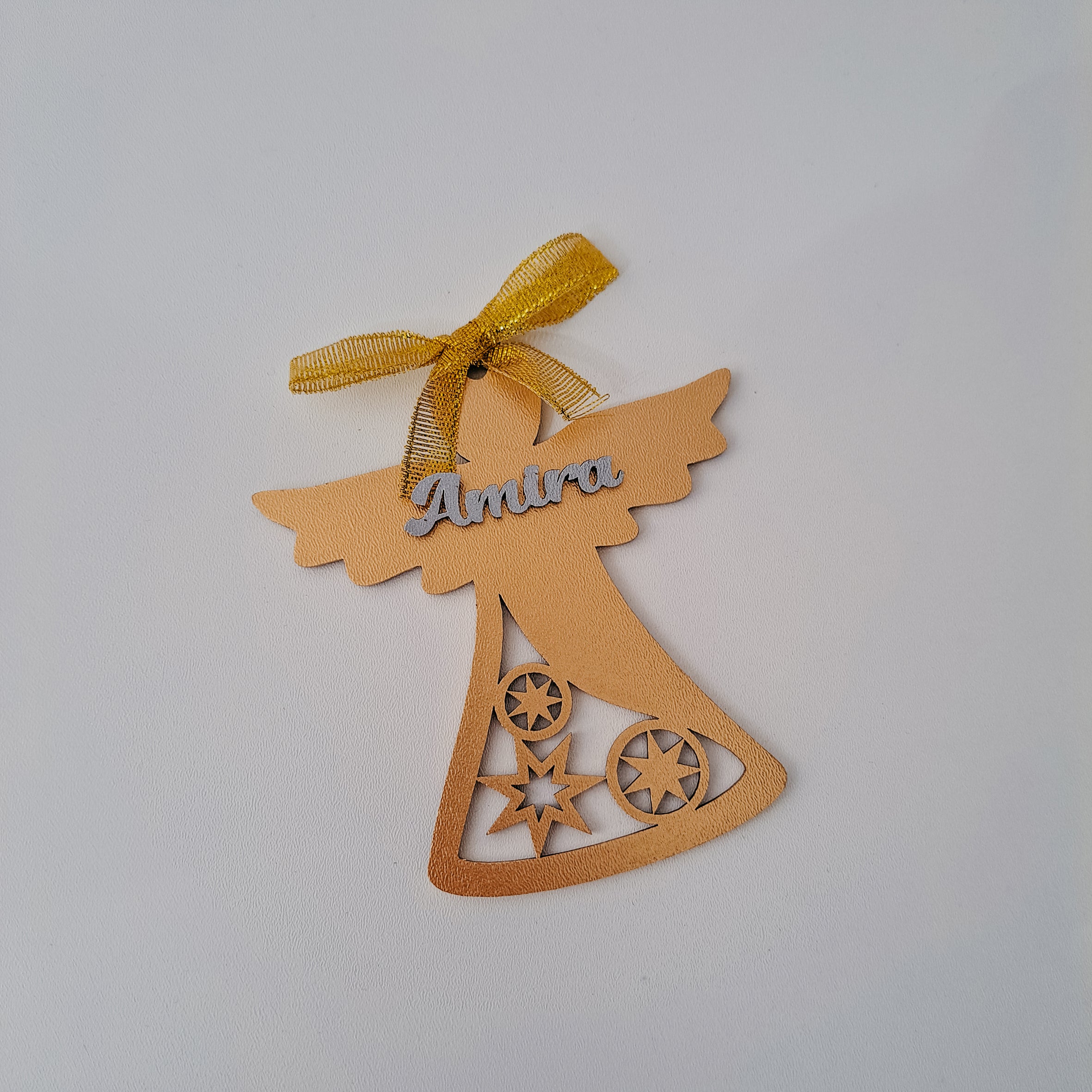 Îngeraș din lemn auriu, personalizat cu nume – 10 x 10 cm