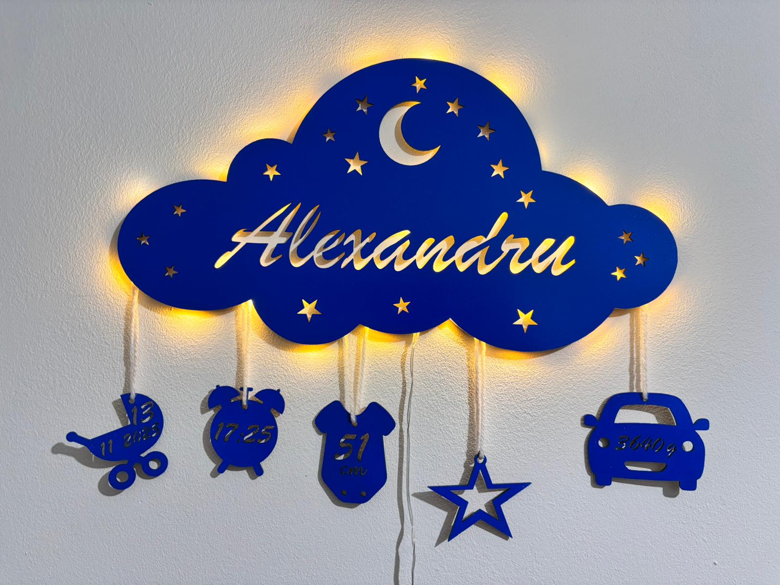 Lampă de veghe personalizată – model norisor cu LED și date naștere